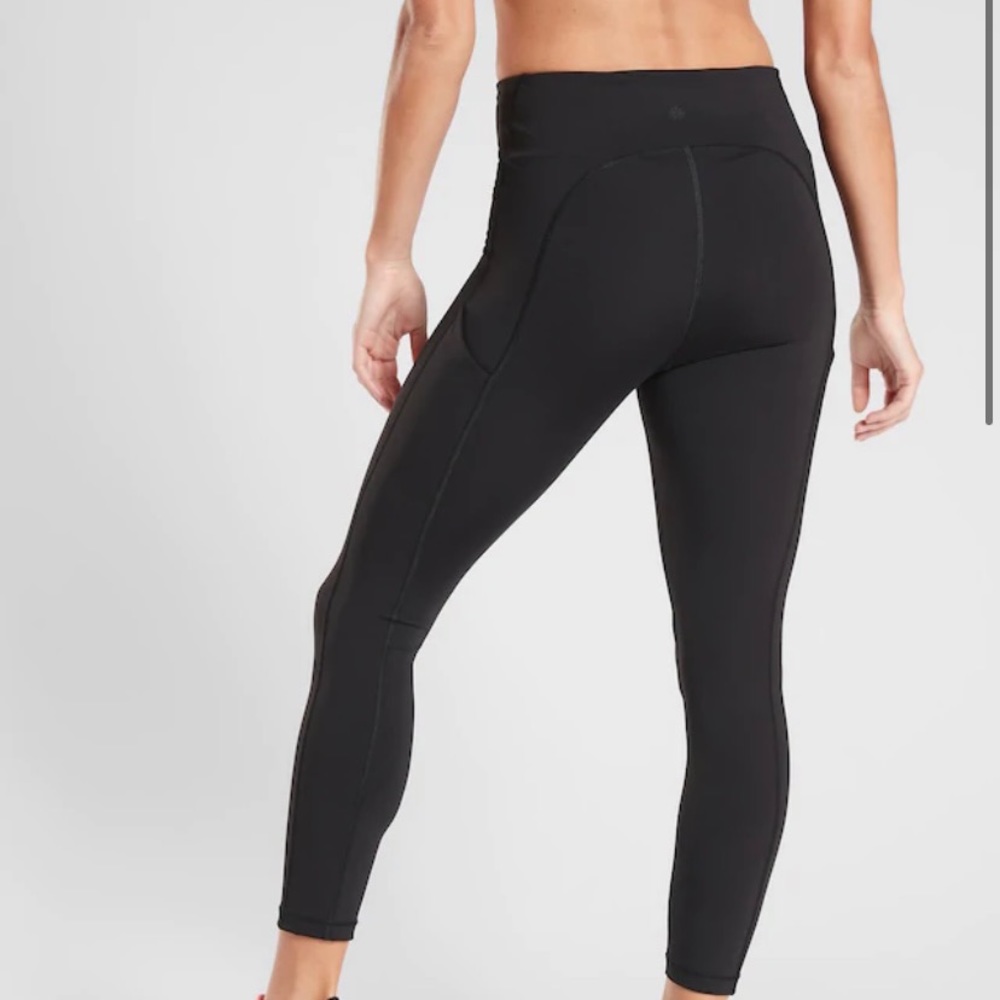 Athleta Ultimate Stash Pocket 7/8 Tight